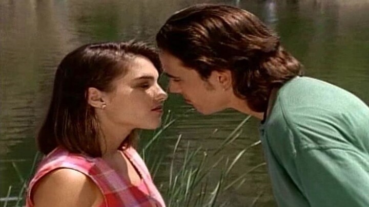 [Hilarious review of Power Rangers 4] The first foreign couple I liked, Tommy Kimmel kissed me