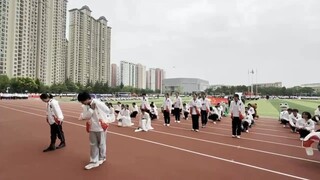 สะเทือนใจผู้นำโรงเรียนตลอดทั้งปีกับ "องค์ประกอบมากเกินไป"