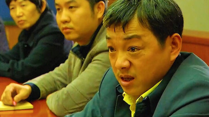 ผู้หญิงคนหนึ่งหาเงินได้มากจนหัวหน้าที่ทำงานอิจฉา ทำให้เธอจำต้องยื่นใบลาออกด้วยความไม่มีทางเลือก