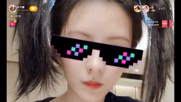 Siaran langsung Zhang Yuxi 0216 (penuh aksi kocak sepanjang acara, juga disebut siaran mabuk susu)