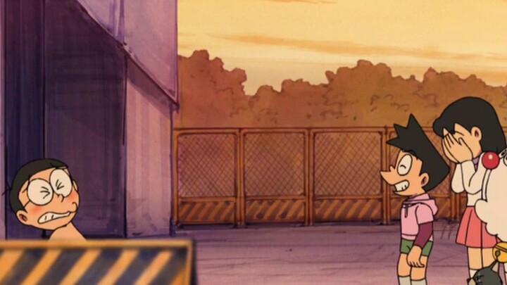 Shizuka accidentally turned into a white cat and wandered around without a home