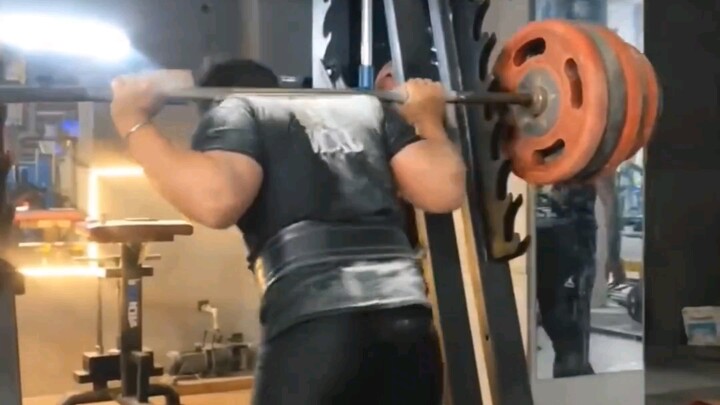 Gym fails compilation that’s a total turn-off—just looking at it hurts