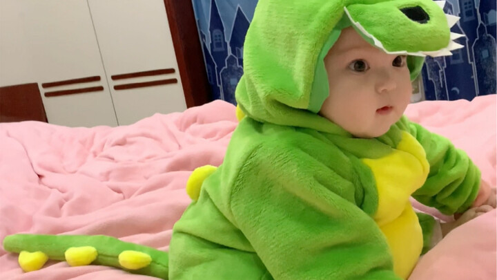 اهرب بسرعة! وصل ديناصور صغير حنون إلى المنزل!