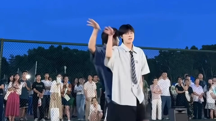 A roundup of the never-ending stream of dancers on campus. The “Gangnam Style” soul dancer.