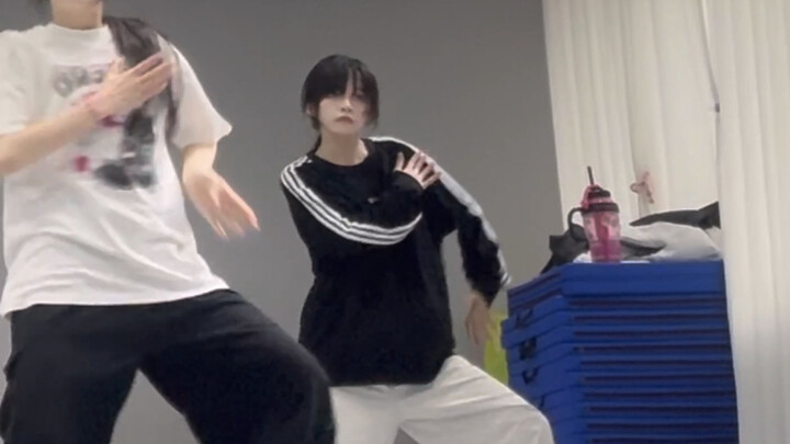 老师下次再有这么难的舞就不用等我们家小鱼了（bushi