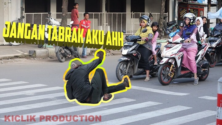 HAMPIR DITABRAK!! TAUNYA JANGAN TABRAK AKU - PRANK INDONESIA