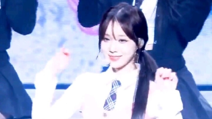 Các bạn thấy phần này ai làm tốt hơn nhỉ?