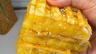 给你们分享一个手抓饼最骚的吃法，懒人版菠萝派，好吃到原地转圈圈！