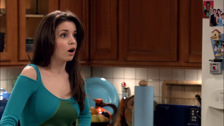 Adik laki-laki secara tidak sengaja meminum obat milik kakak perempuan. Obat-obatan harus disimpan d