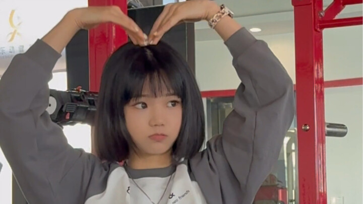 พลังอันน่ากลัวที่ต่างกันอย่างสุดขั้วของรุ่นน้องสาวแสนน่ารัก (กล้ามเนื้อ)