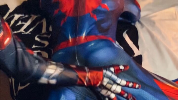 Video rò rỉ cho thấy dường như Spider-Man của Vũ trụ Chính và Miles đang xảy ra xung đột.