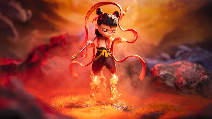 Chụp ảnh với đồ chơi Nezha ~ Nezha của chúng ta đẹp trai quá!