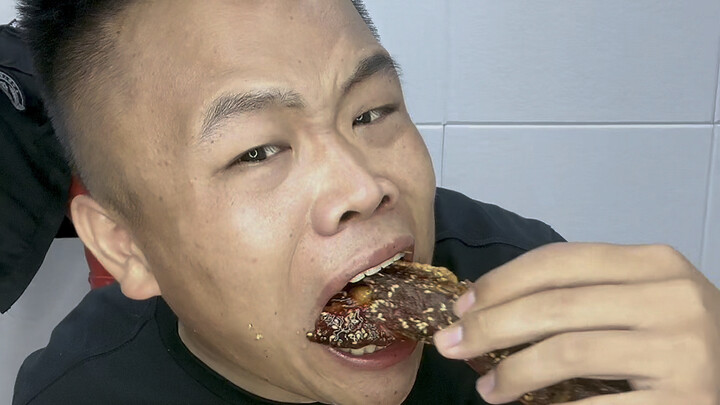 หมูสามชั้นกรอบๆ ทำให้ฉันน้ำลายสอจนทนไม่ไหว!