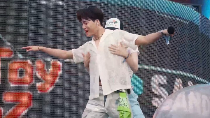 KAI and Bada's amazing duet, superb technique + expressiveness, Kim Jong-in is really a great dancer