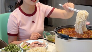 Do you know how much Chongqing people love hot pot?