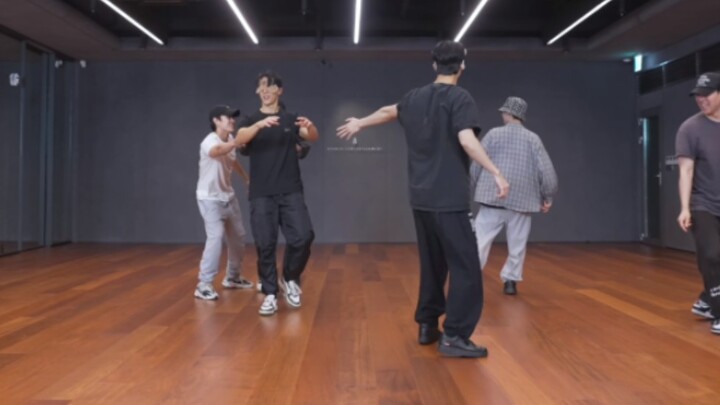 SHOWNU X Hyungwon'Love Me A Little' Practice Room THE UNSEEN ver.