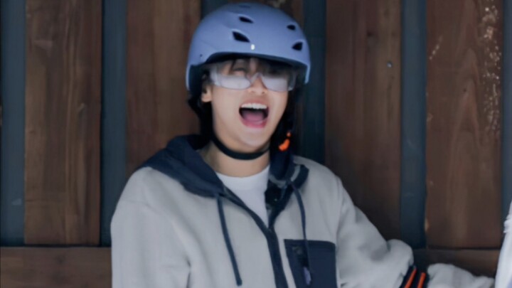 ไคฉานที่สดใสและชุ่มชื้นก็เลื่อนมาแบบนี้เลย