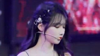 Today, I have nothing to do, so I listen to music in the brothel