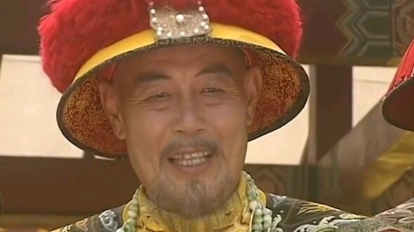 When Qianlong posed a question that none of the officials could answer, the imperial guard He Shen p