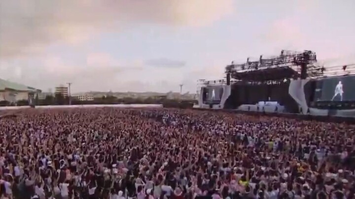 NAMIE AMURO LIVE