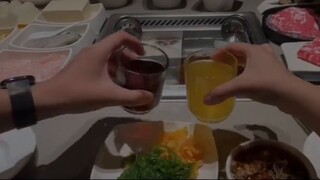 Untungnya, aku bertemu denganmu dengan wajah bunga persik. Mulai sekarang, akan ada musim semi yang 
