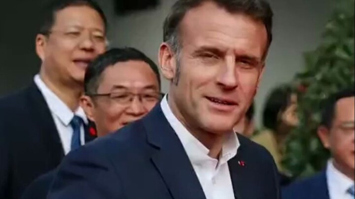 Went home and immediately posted to WeChat Moments—France vs. China: Such a stark contrast, so hilar