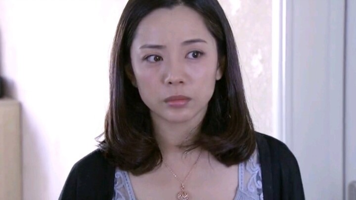 Tuan Hou semakin menikmati makanannya.