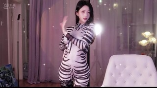 【باي كونغ كونغ】 موجة الضوء الديناميكية