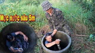 1 Mình Lặn Sâu Xuống Giếng Sâu 5m Mò Rắn Hổ Mang Nặng 3kg | Đại 87 Săn Bắt Vùng Cao