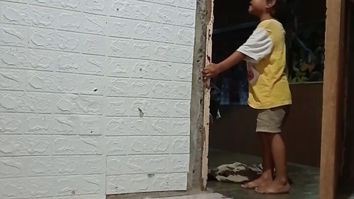 kunwari na lang nagulat Siya 😁🤣 antagal Kasi lumabas 😅