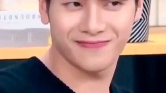 When handsome guy Jackson Wang was secretly watching me, my reaction was…