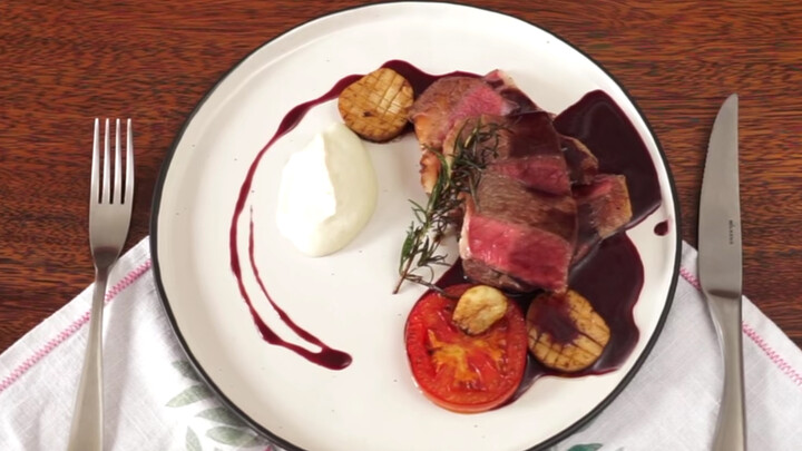 The Perfect Pan Seared Steak With Red Wine Sauce
