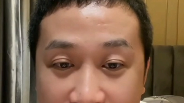 ردّ تان با على فيديو السجادة الحمراء: ظننت أنني ذاهب لأغني، لكنهم يتصرفون كأنهم في مهرجان كان.. ماذا