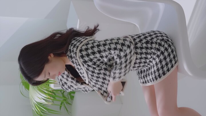 [4K룩북] 놀라운 의상, 흑백의 치마와 블라우스가 정말 아름답네요 [Amazing Korean Girl Lookbook] Black & white