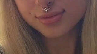 หญิงสาวผิวขาวที่แข็งแกร่งที่สุด