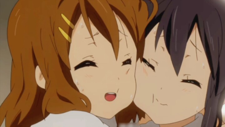 It's so hot now. I'm persecuting mio every day.