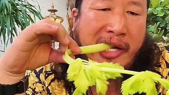 Brother Mao got tired of eating beef and mutton, so he ate a completely vegetarian diet for several 