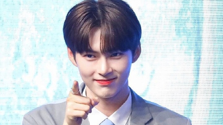 成韩彬做这个舞蹈动作也太丝滑了。。。