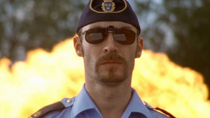 ในที่สุดก็เจอต้นตอของภาพ GIF นี้แล้ว ตำรวจใช้มือเปล่ารับกระสุน แถมยังใช้ศิลปะการต่อสู้ด้วยปืนอีกด้วย