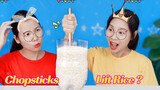 [Short video]Challenge to use one chopstick to lift up a glass of rice