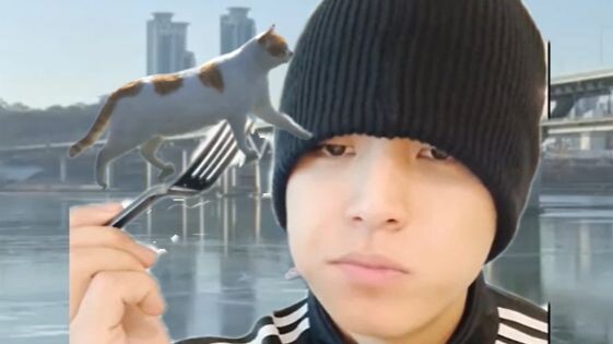 جين مين كيو يلتهم "هريرة نهر هان" دفعة واحدة!