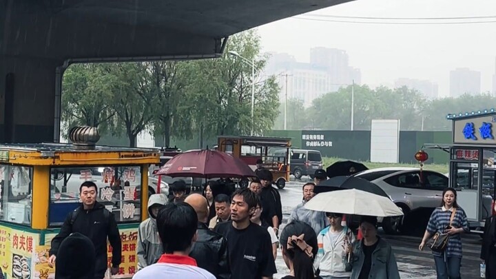 ไม่ยอมเป็นเพียงผู้เฝ้าดูอย่างเฉยเมย