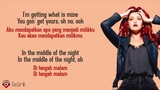 MIDDLE OF THE NIGHT - Elley Duhe (Lirik Lagu Terjemahan)