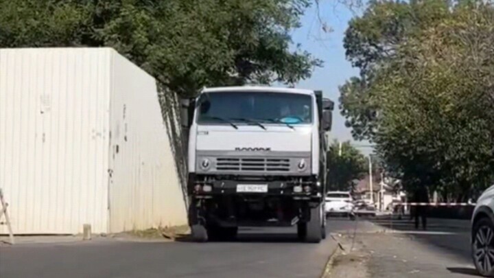 Kamaz truck 909