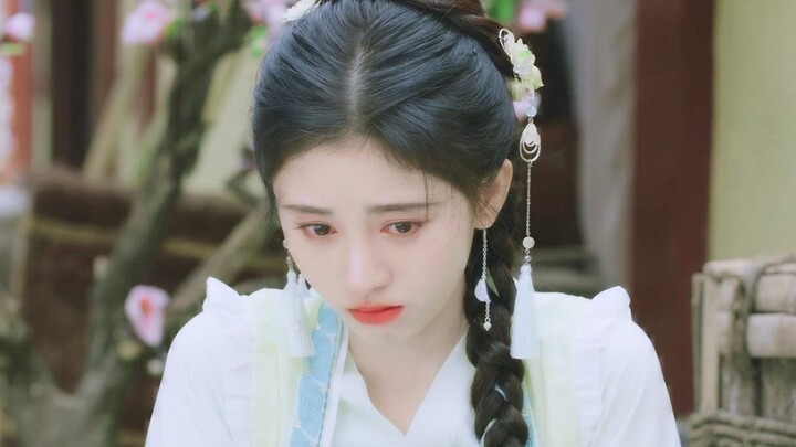 Help!!! These two outfits totally hit the spot—I look just like a little forest sprite running in th