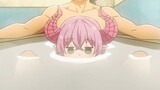 Gadis naga kecil yang buang air kecil di bak mandi .... apakah kamu masih menginginkannya?