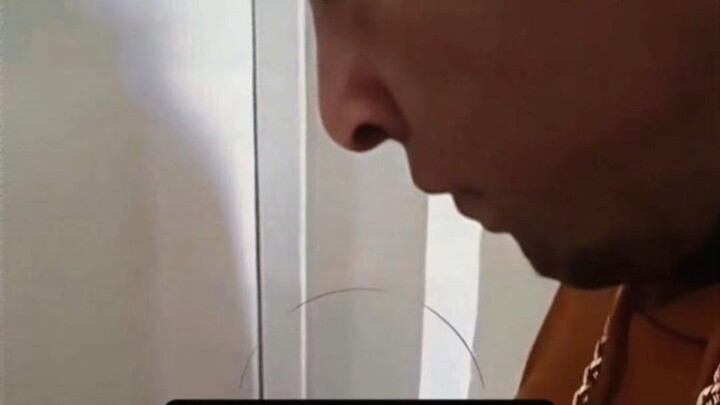 The daughter absolutely refused to open the door; after her father learned the truth, he was utterly