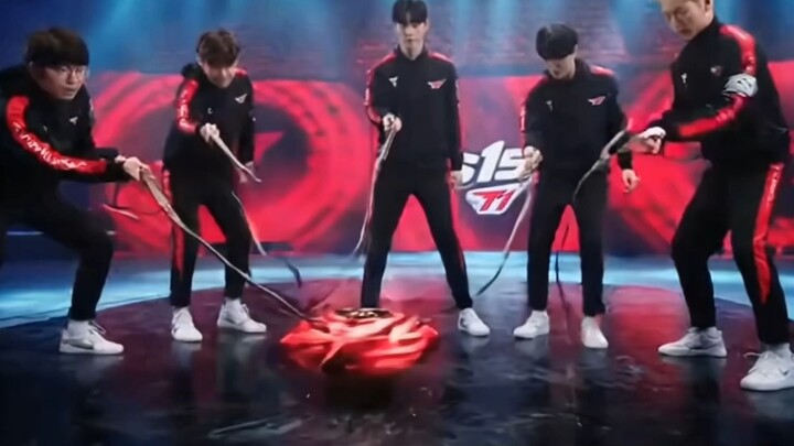 当陀螺转速达到一定程度，是会把鞭子冲烂的···