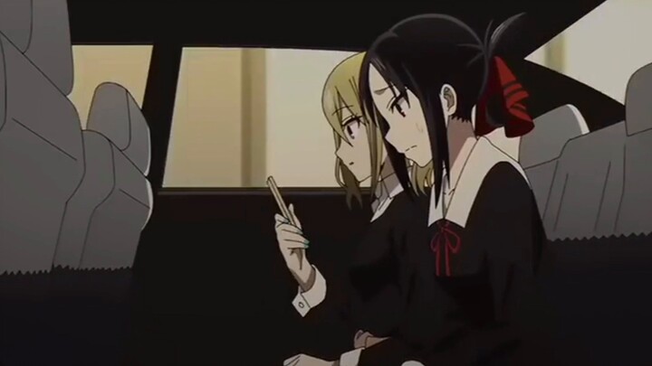 Chairman Shirogane and Ishigami are reading bad books while discussing how they resemble Kaguya and 