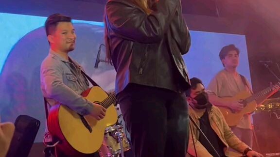 Paubaya pero mas masakit by Moira MAPANAKIT dela torre